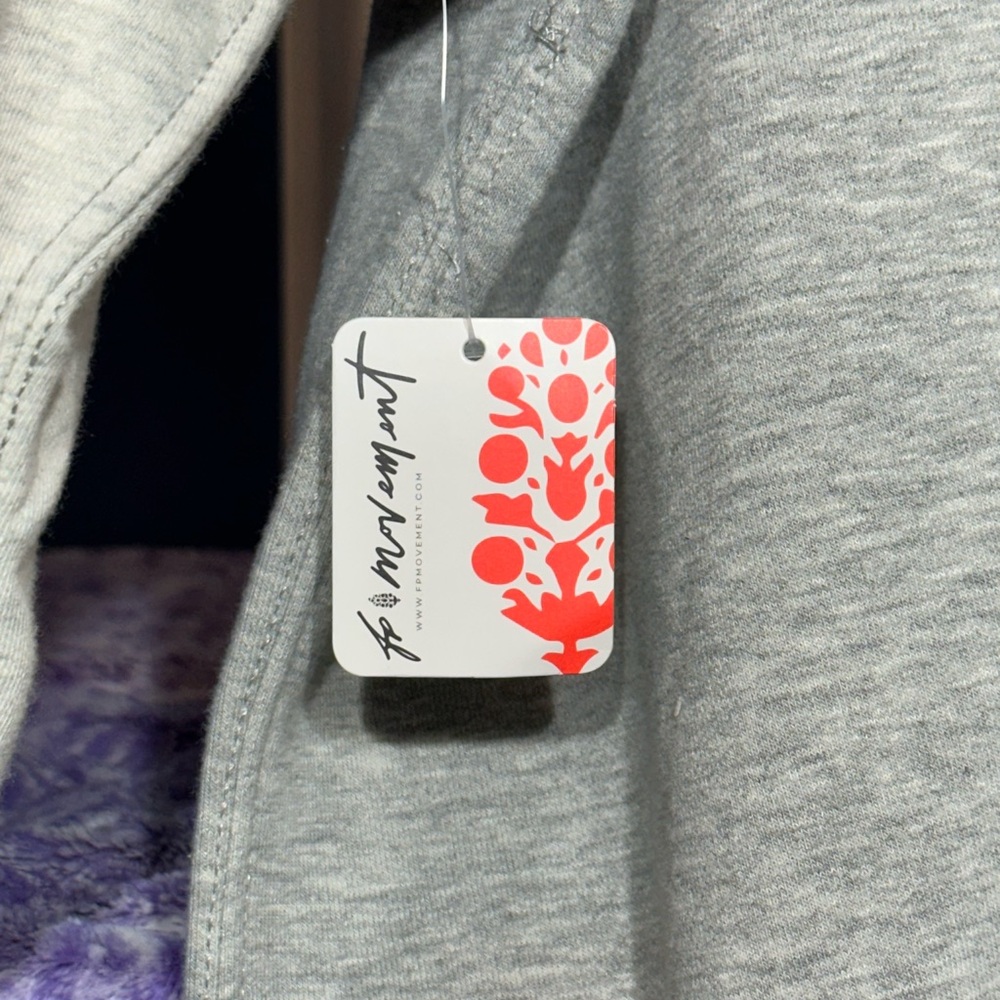 Triple Threat Hoodie Size M NWT - Picture 4 of 6